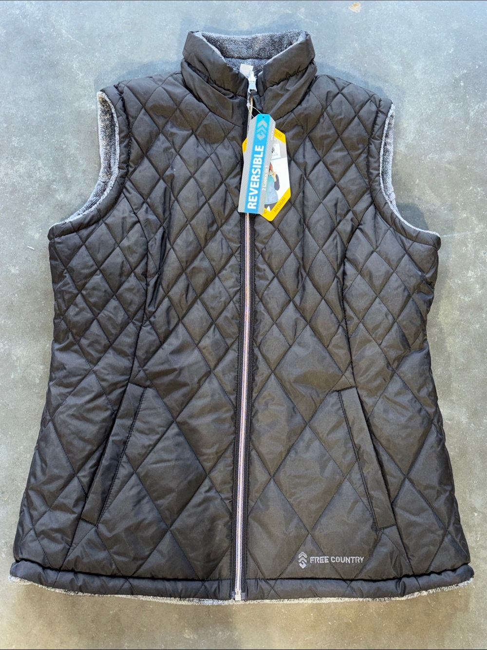 New With Tags Women’s Medium Free Country Black/ Grey Reversible Zipper Vest